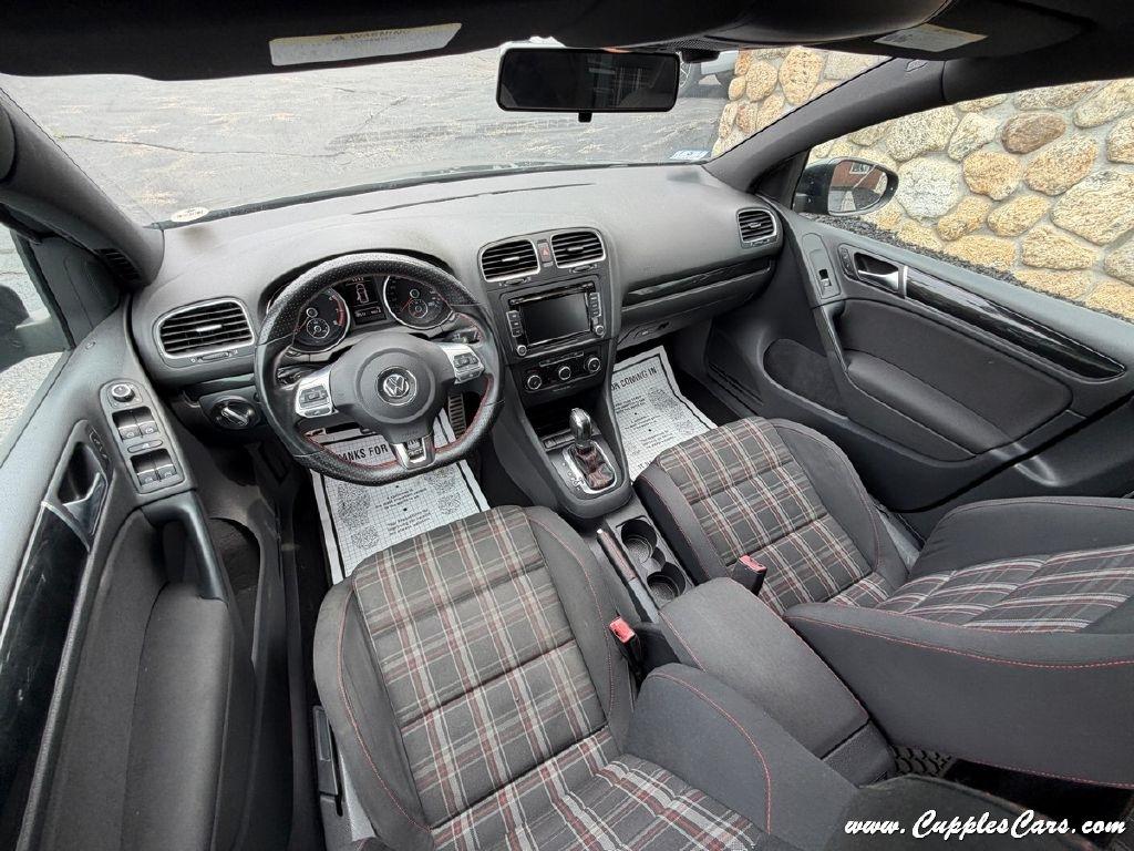 Volkswagen GTI 4dr HB DSG 2011