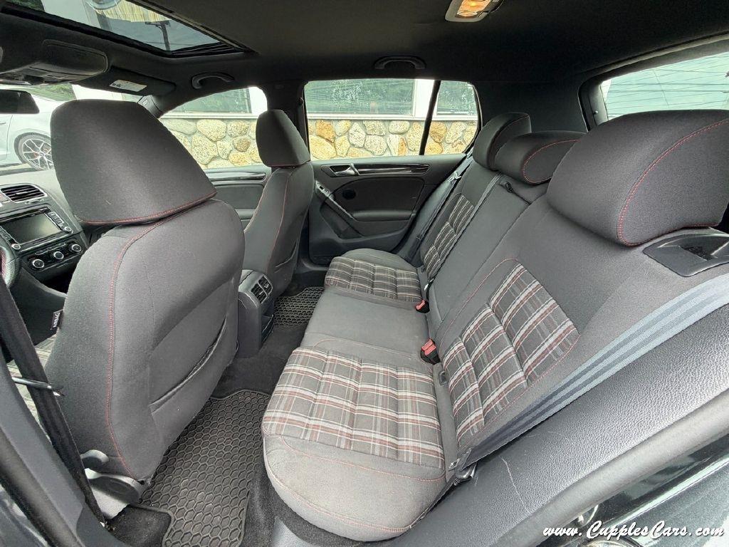 Volkswagen GTI 4dr HB DSG 2011