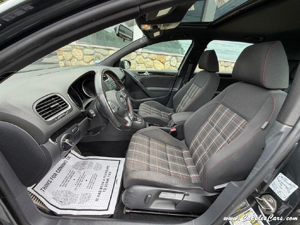 Volkswagen GTI 4dr HB DSG 2011