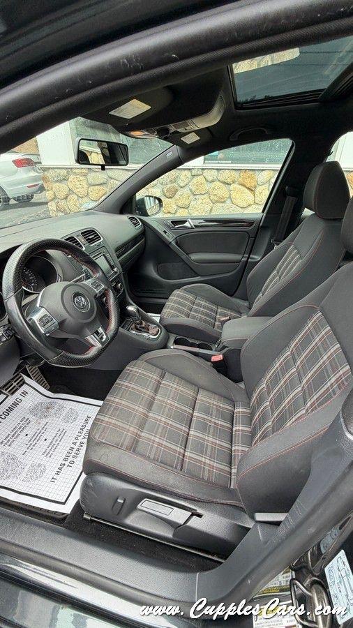 Volkswagen GTI 4dr HB DSG 2011