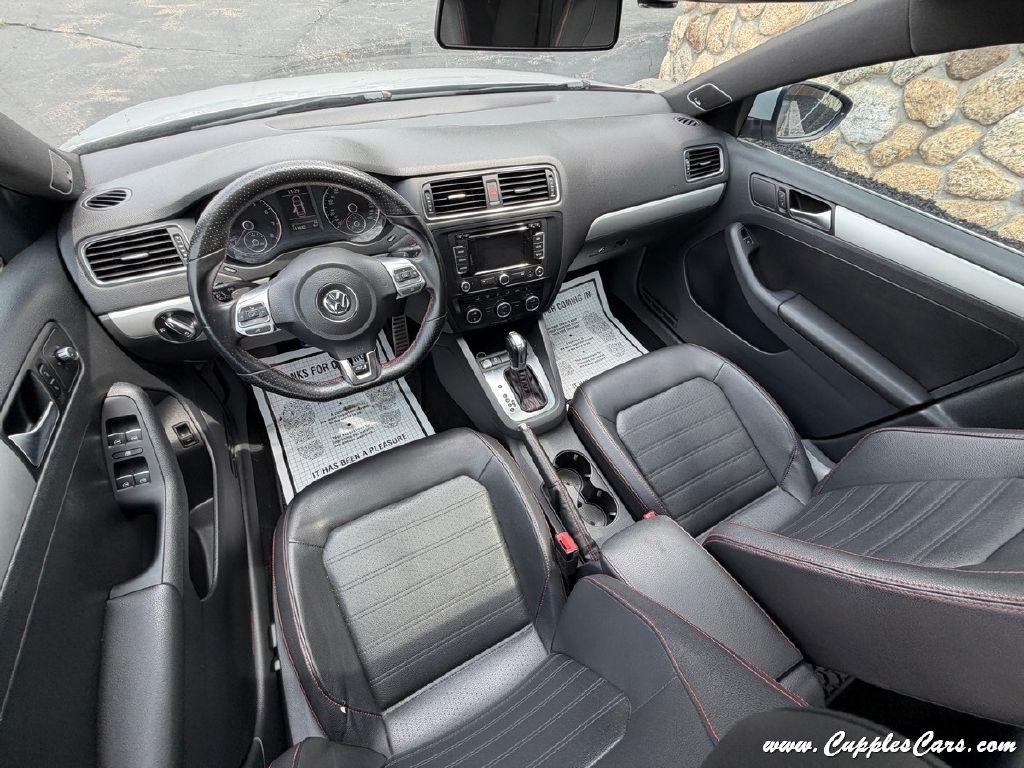 Volkswagen Jetta  2013