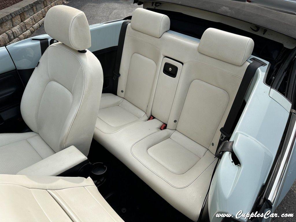 Volkswagen New Beetle  2010