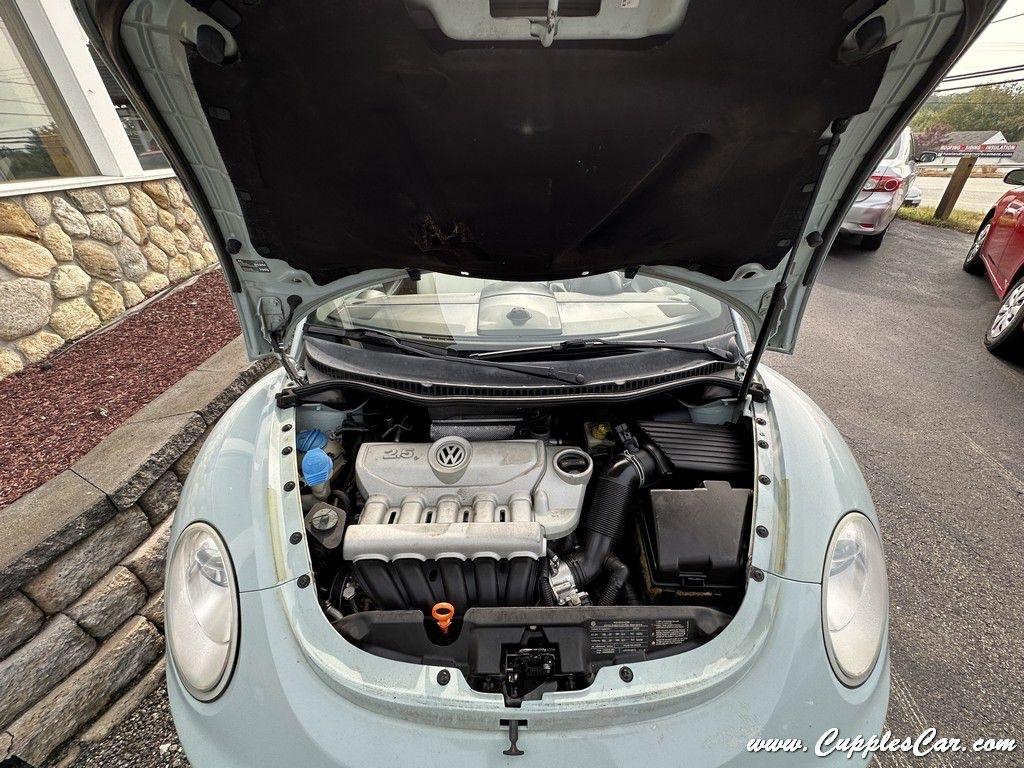 Volkswagen New Beetle  2010