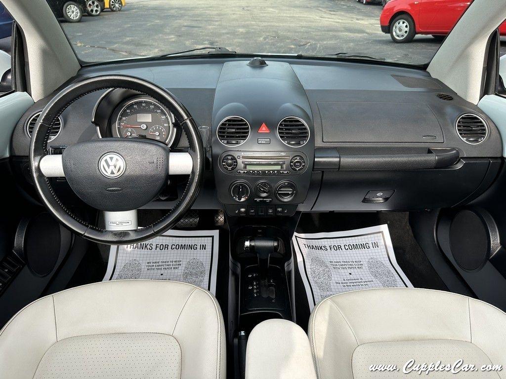Volkswagen New Beetle  2010