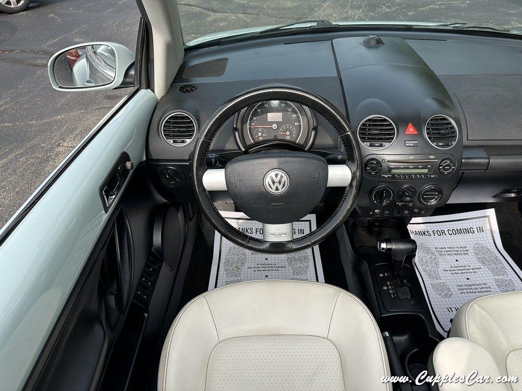 Volkswagen New Beetle  2010