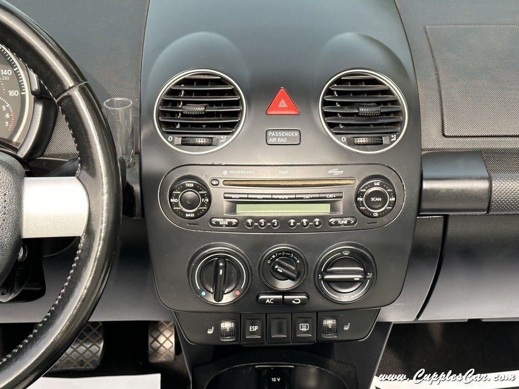Volkswagen New Beetle  2010