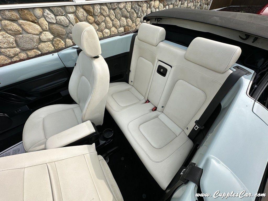 Volkswagen New Beetle  2010