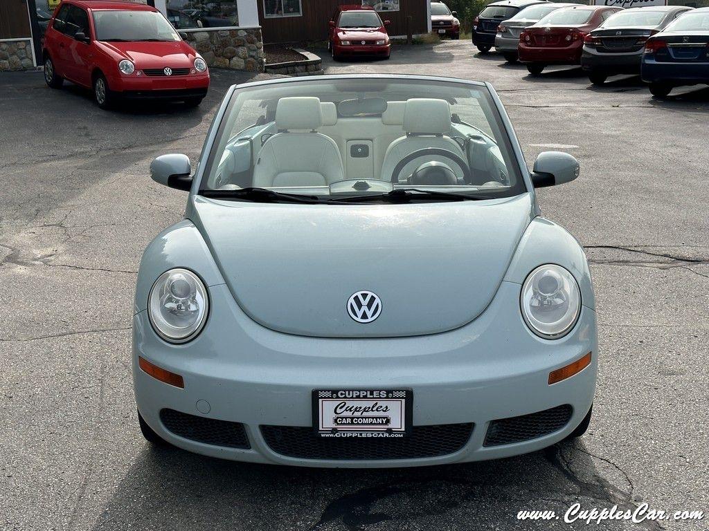 Volkswagen New Beetle  2010