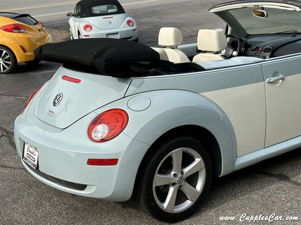 Volkswagen New Beetle  2010