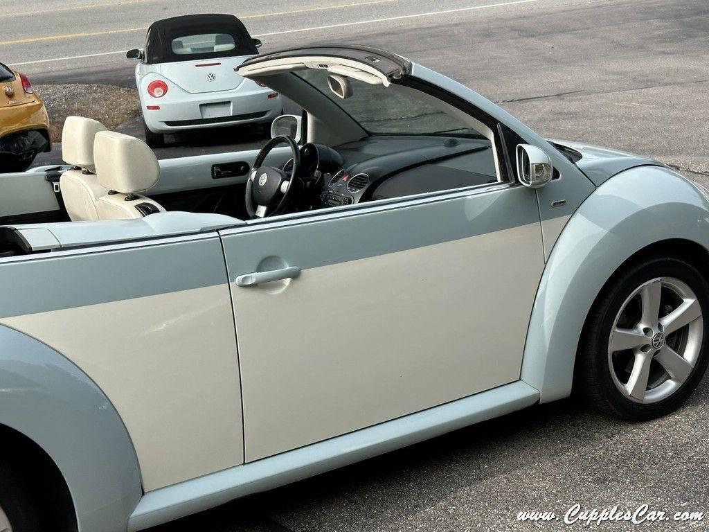 Volkswagen New Beetle  2010