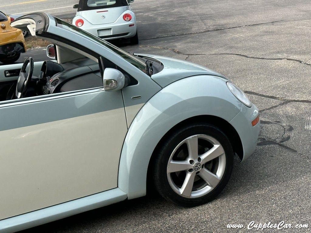 Volkswagen New Beetle  2010