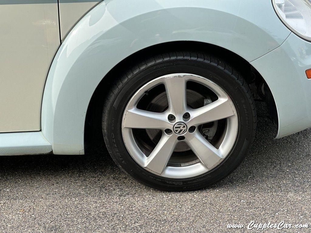 Volkswagen New Beetle  2010