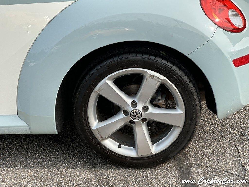 Volkswagen New Beetle  2010