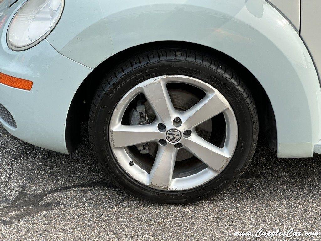 Volkswagen New Beetle  2010