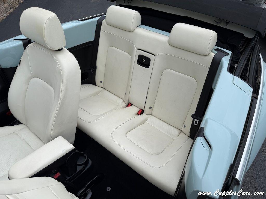 Volkswagen New Beetle  2010