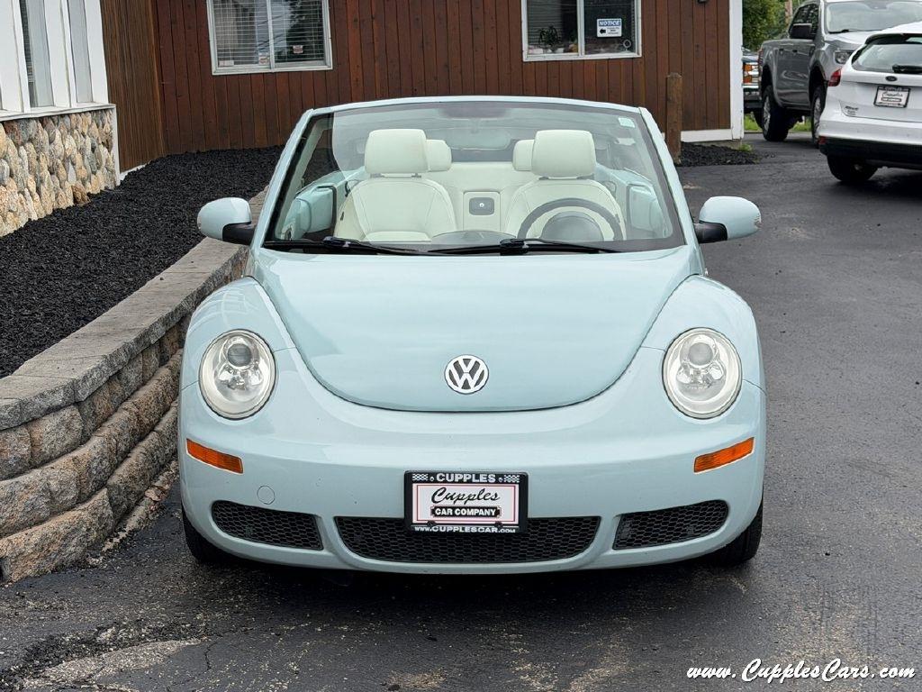 Volkswagen New Beetle  2010