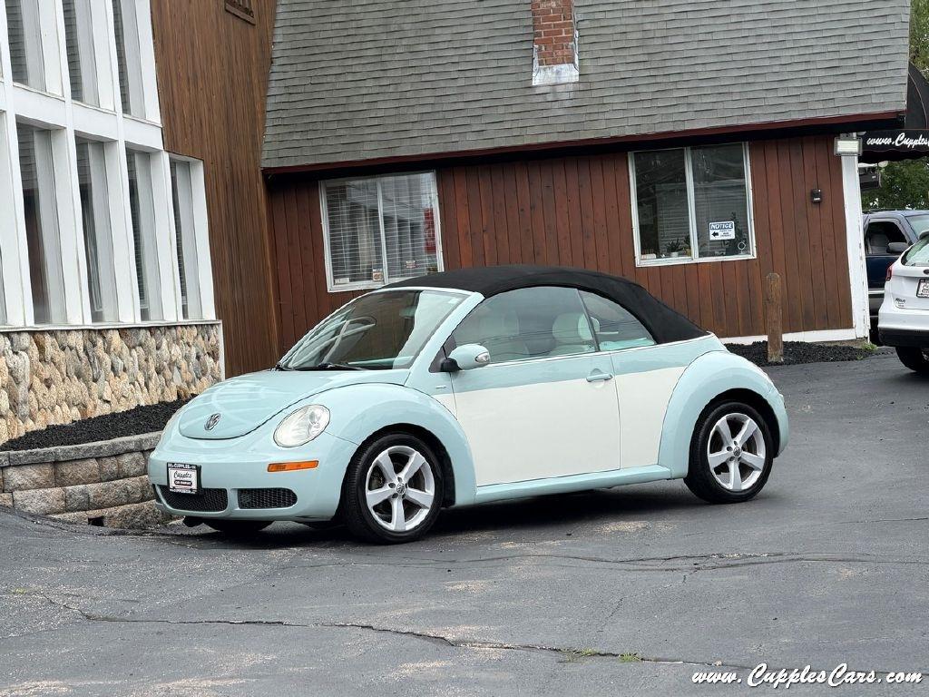 Volkswagen New Beetle  2010