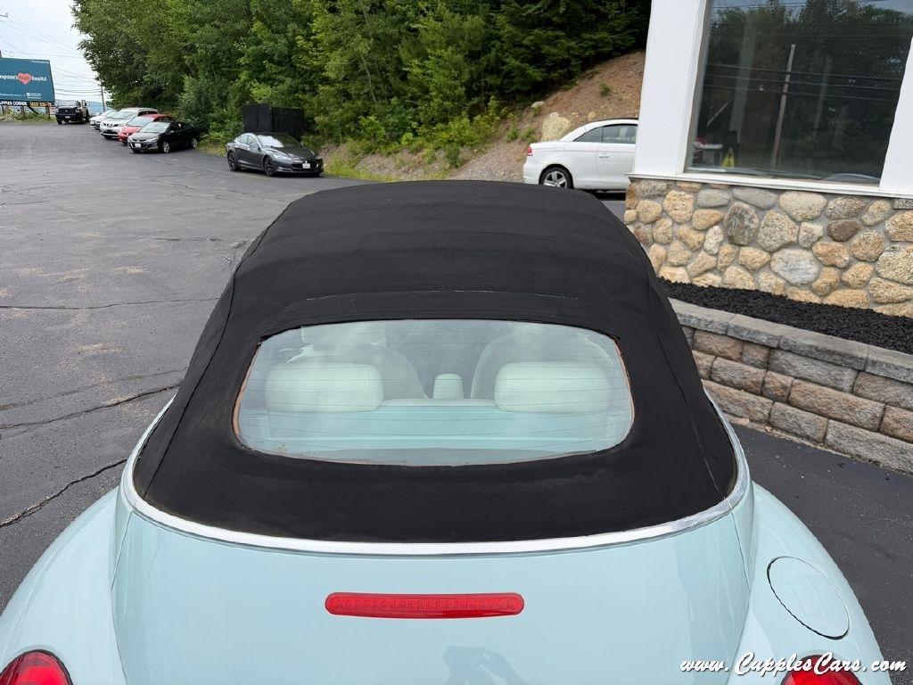 Volkswagen New Beetle  2010