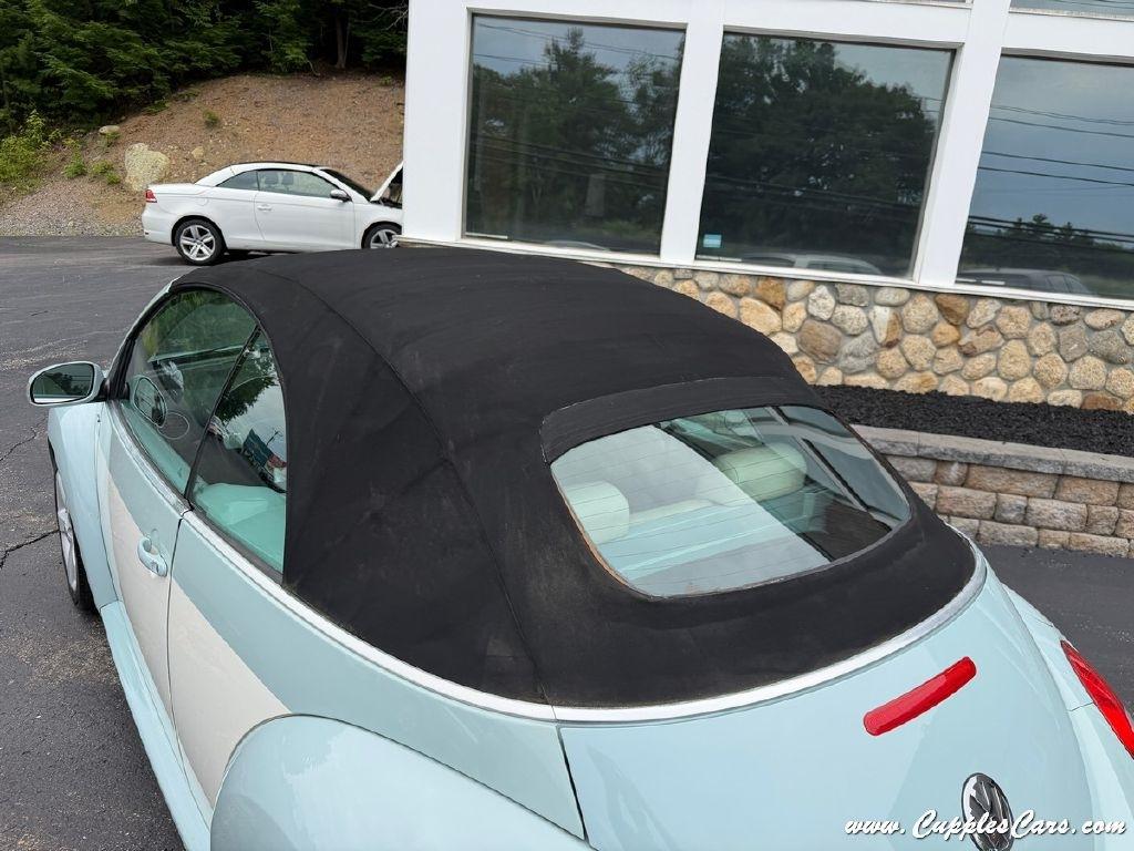 Volkswagen New Beetle  2010