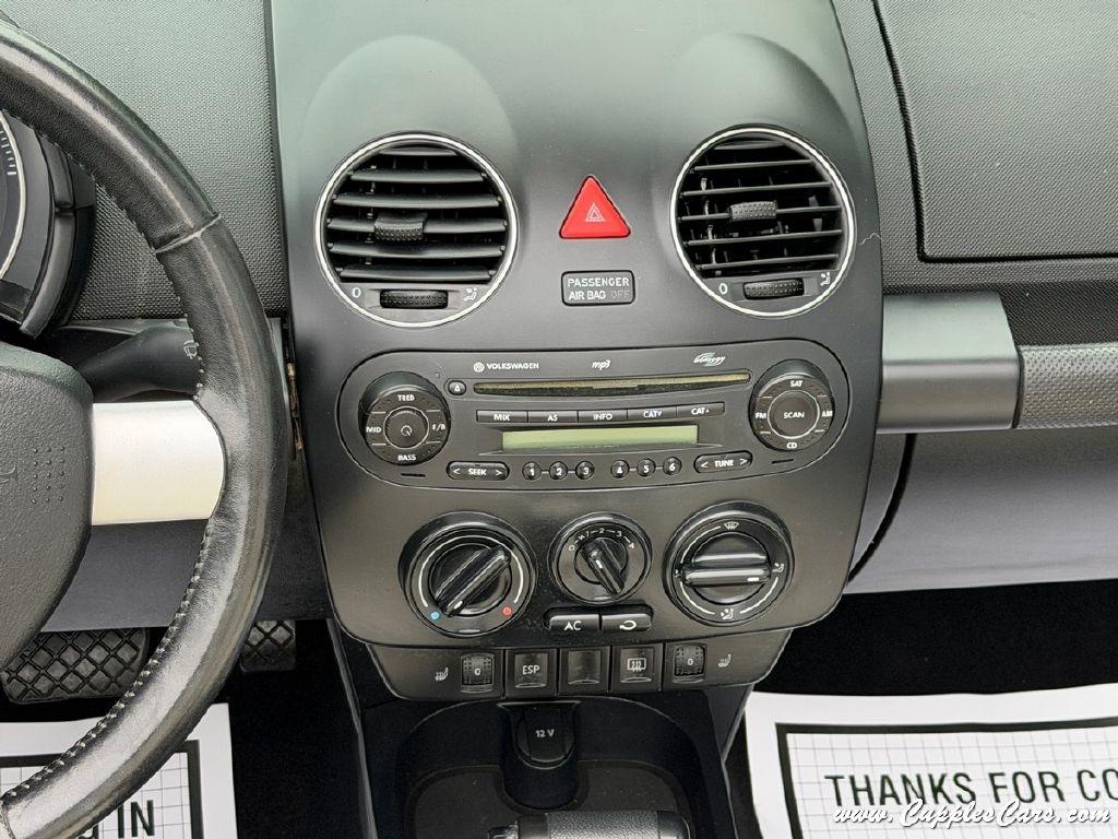 Volkswagen New Beetle  2010