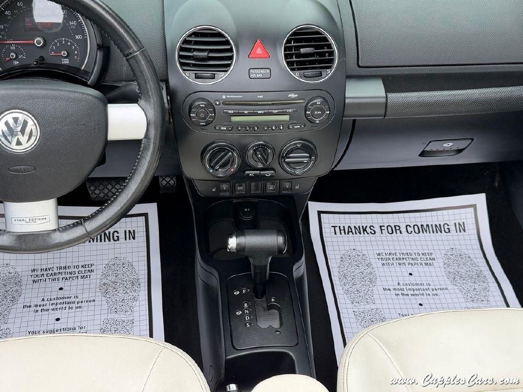 Volkswagen New Beetle  2010