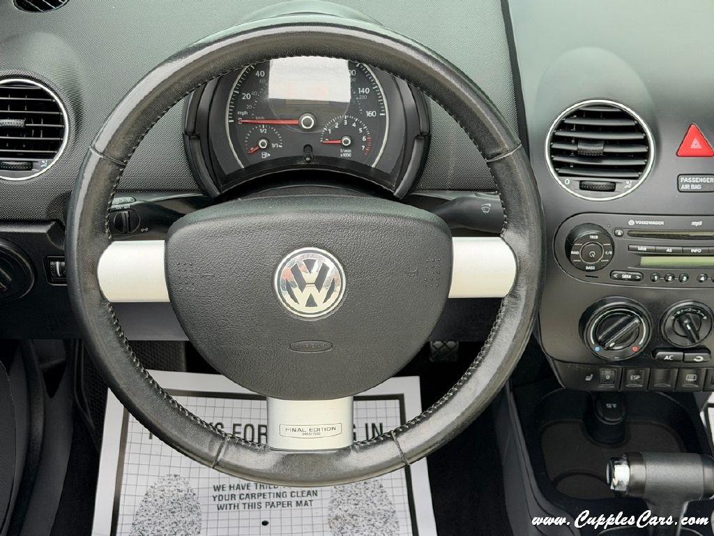 Volkswagen New Beetle  2010