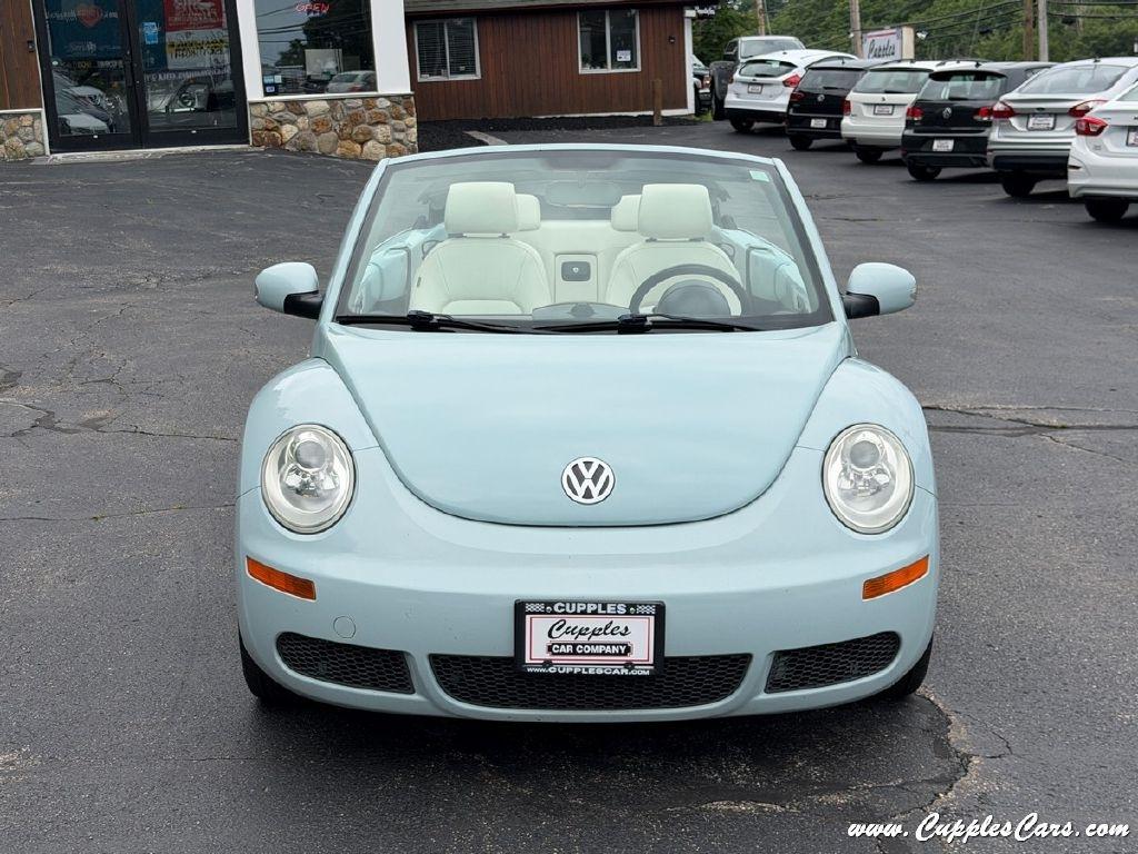 Volkswagen New Beetle  2010