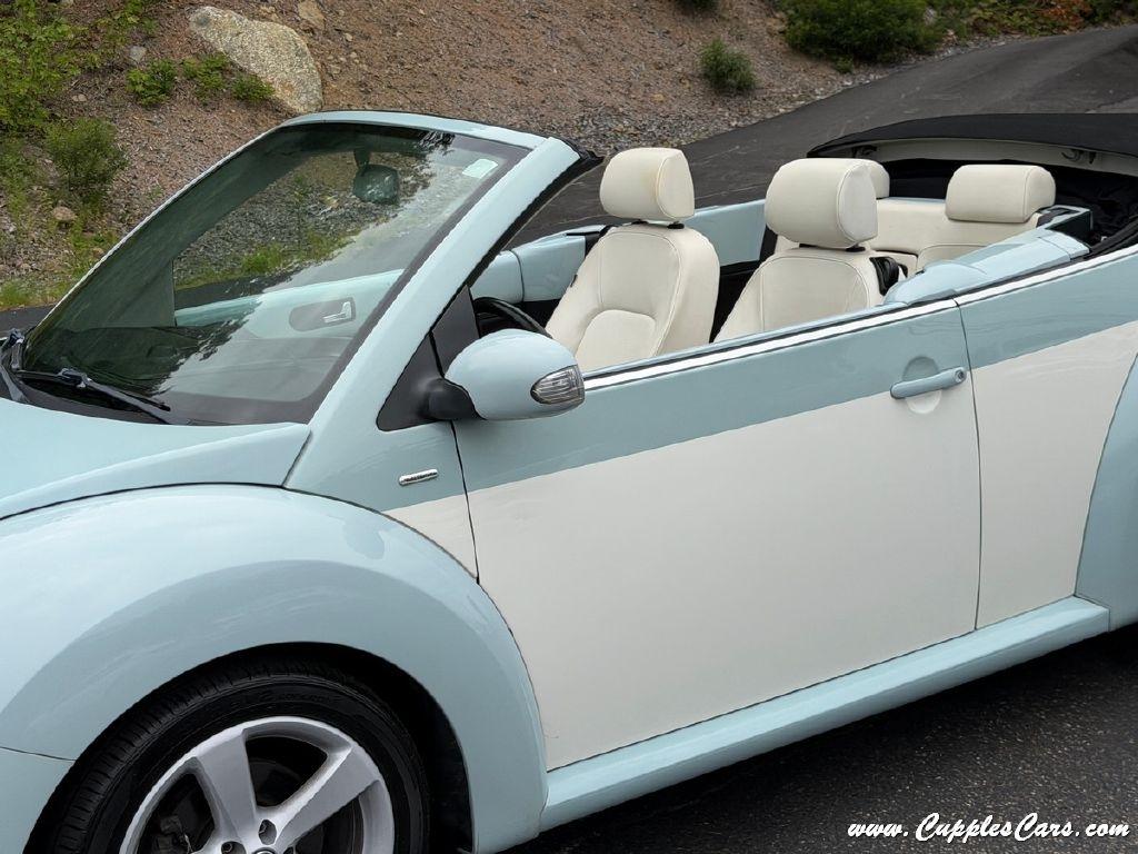 Volkswagen New Beetle  2010
