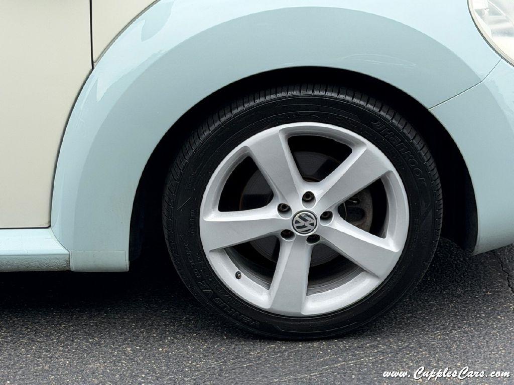 Volkswagen New Beetle  2010