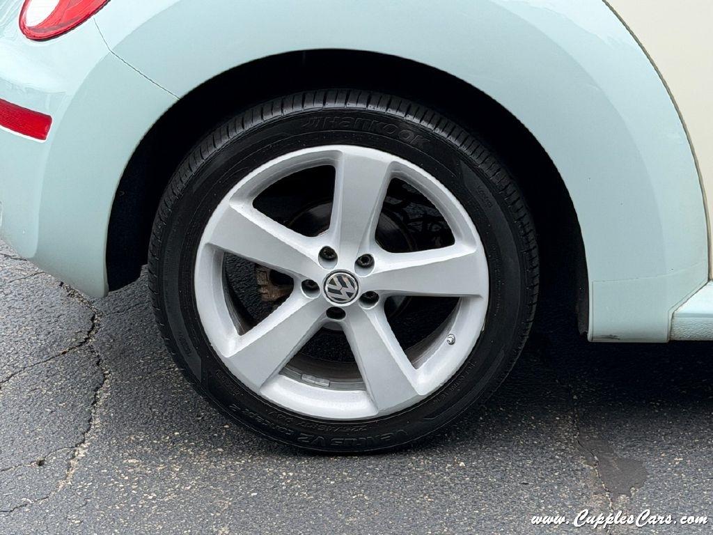 Volkswagen New Beetle  2010