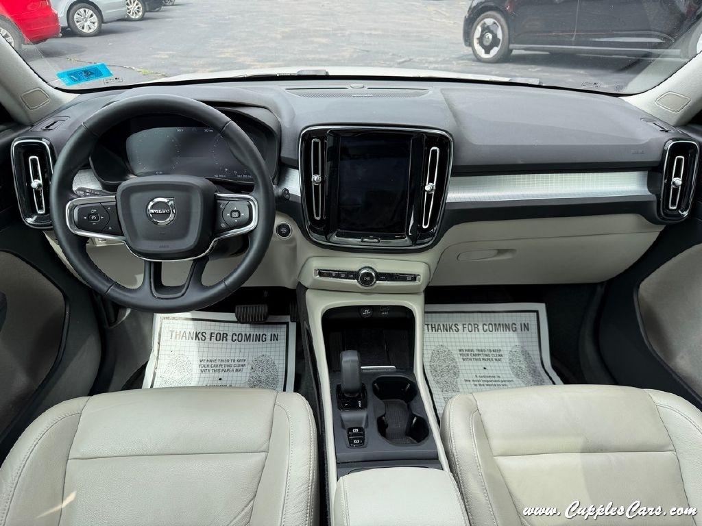 Volvo XC40  2022