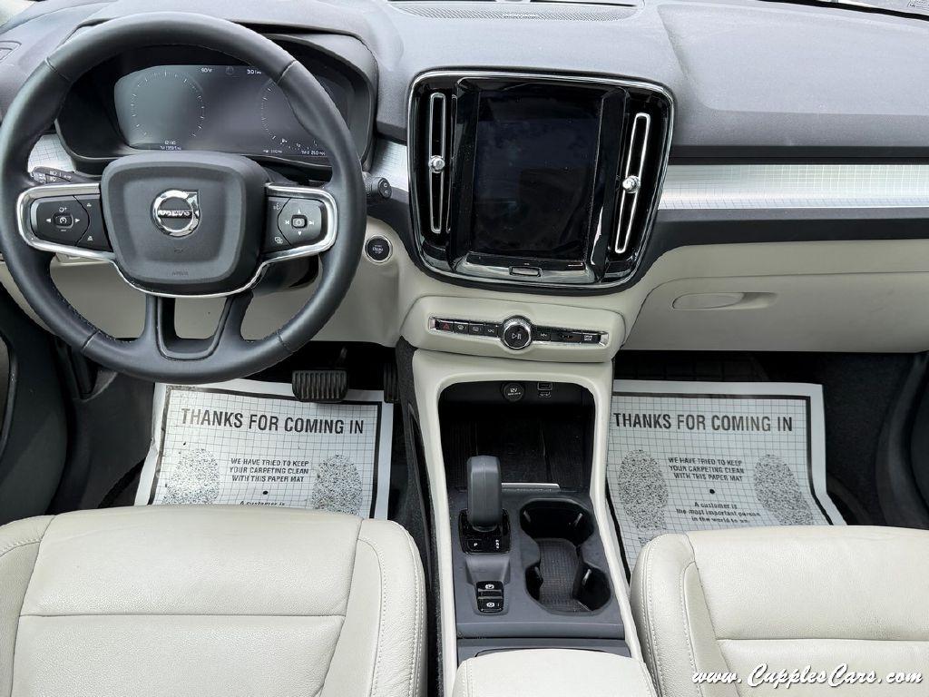 Volvo XC40  2022