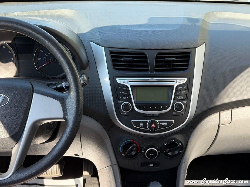 Hyundai Accent  2013