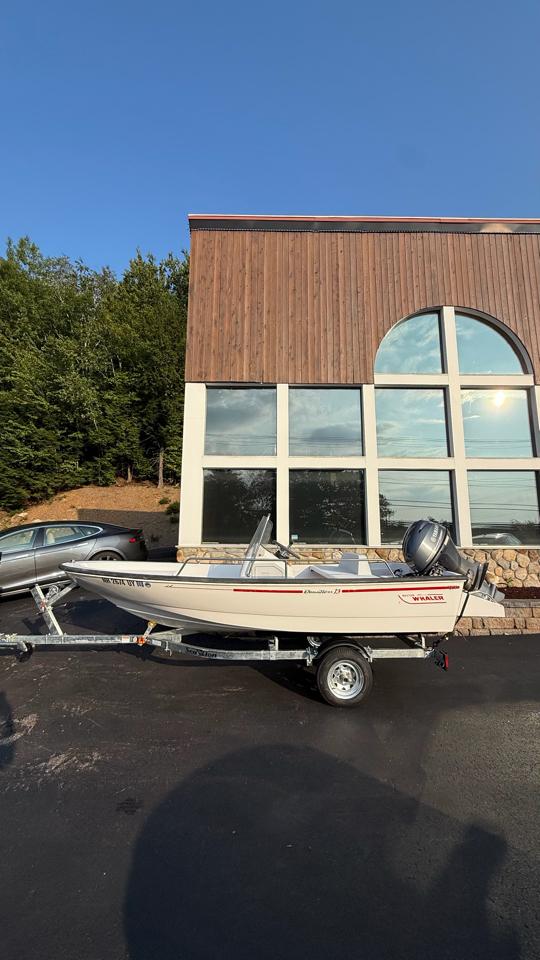 Boston Whaler Dauntless  1996