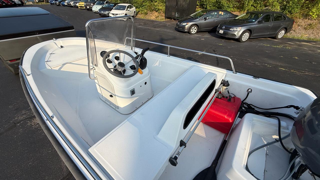 Boston Whaler Dauntless  1996