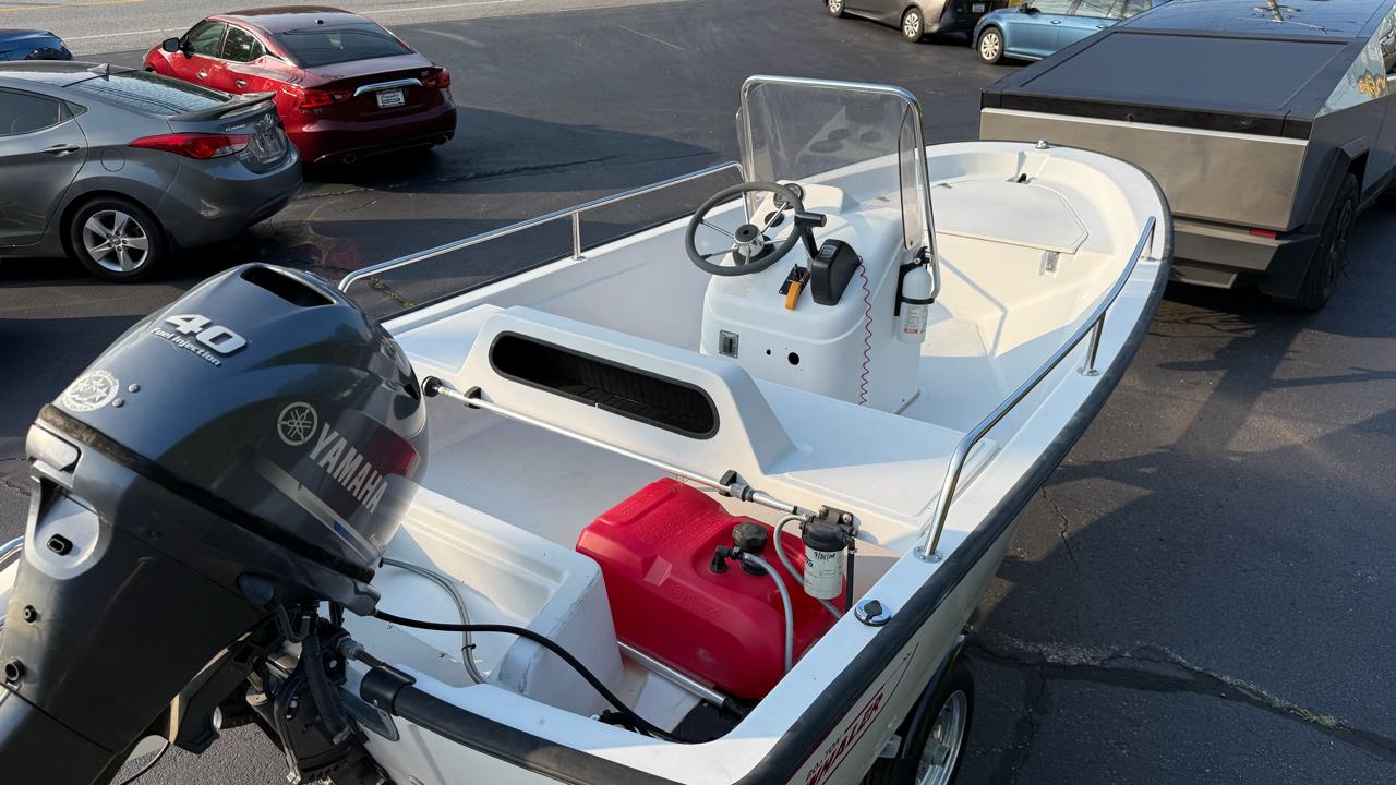 Boston Whaler Dauntless  1996