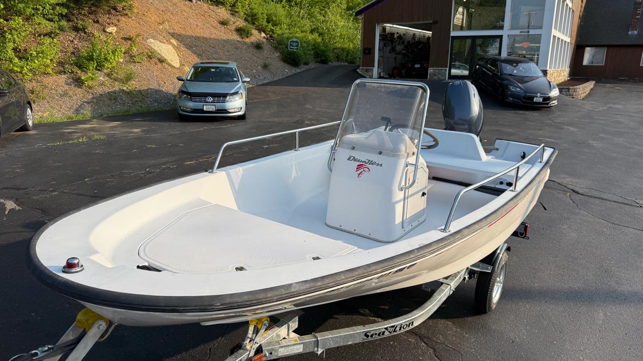 Boston Whaler Dauntless  1996