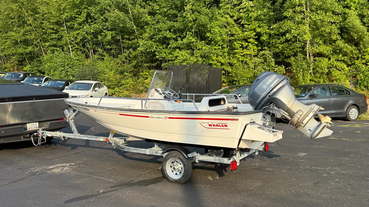 Boston Whaler Dauntless  1996