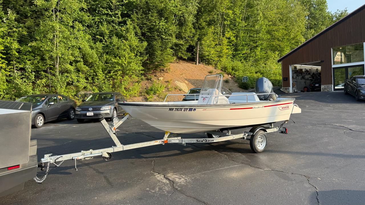 Boston Whaler Dauntless  1996