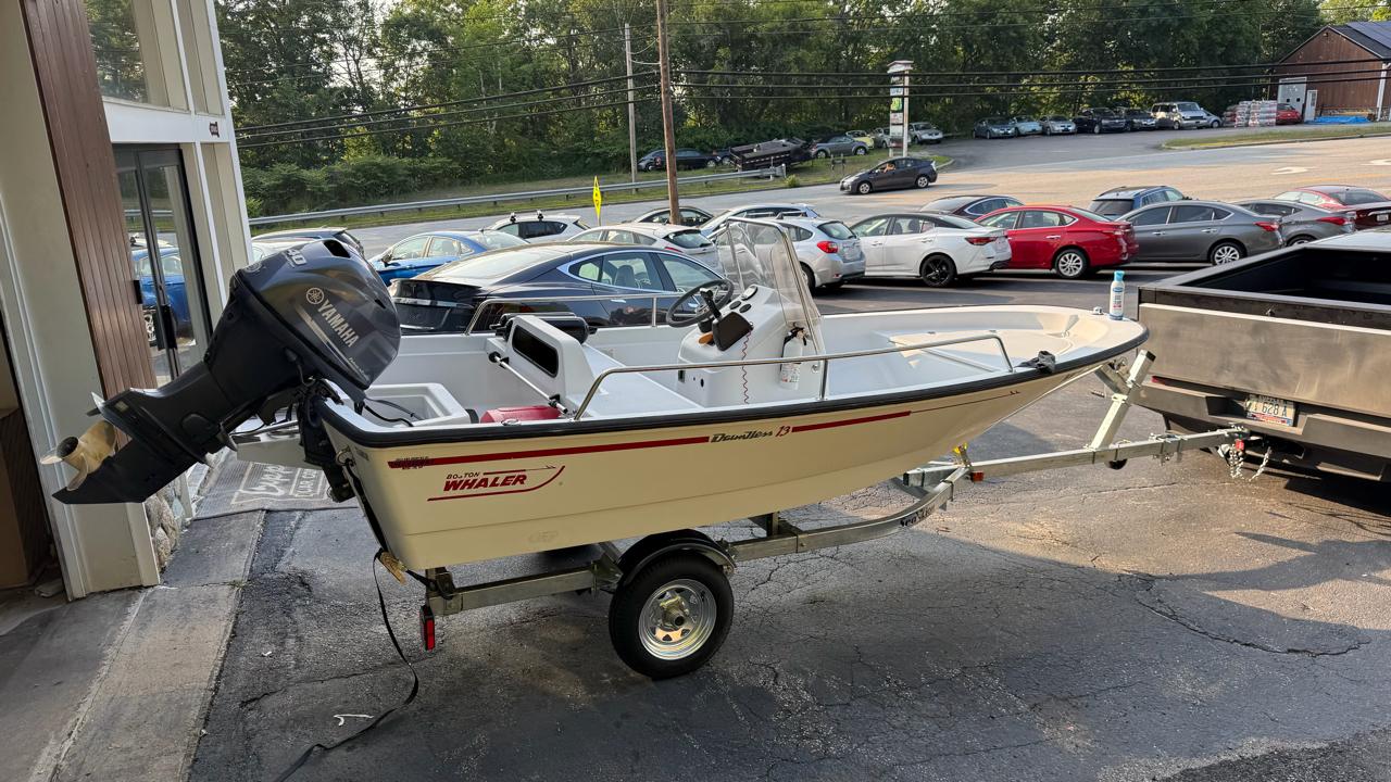 Boston Whaler Dauntless  1996