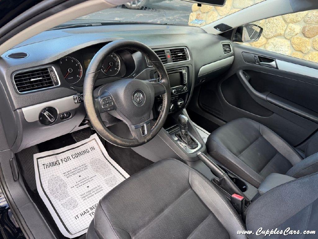 Volkswagen Jetta  2012
