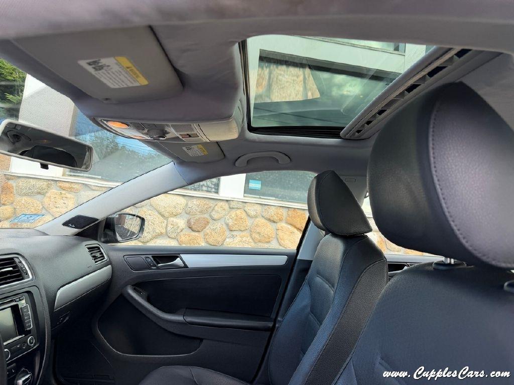 Volkswagen Jetta  2012