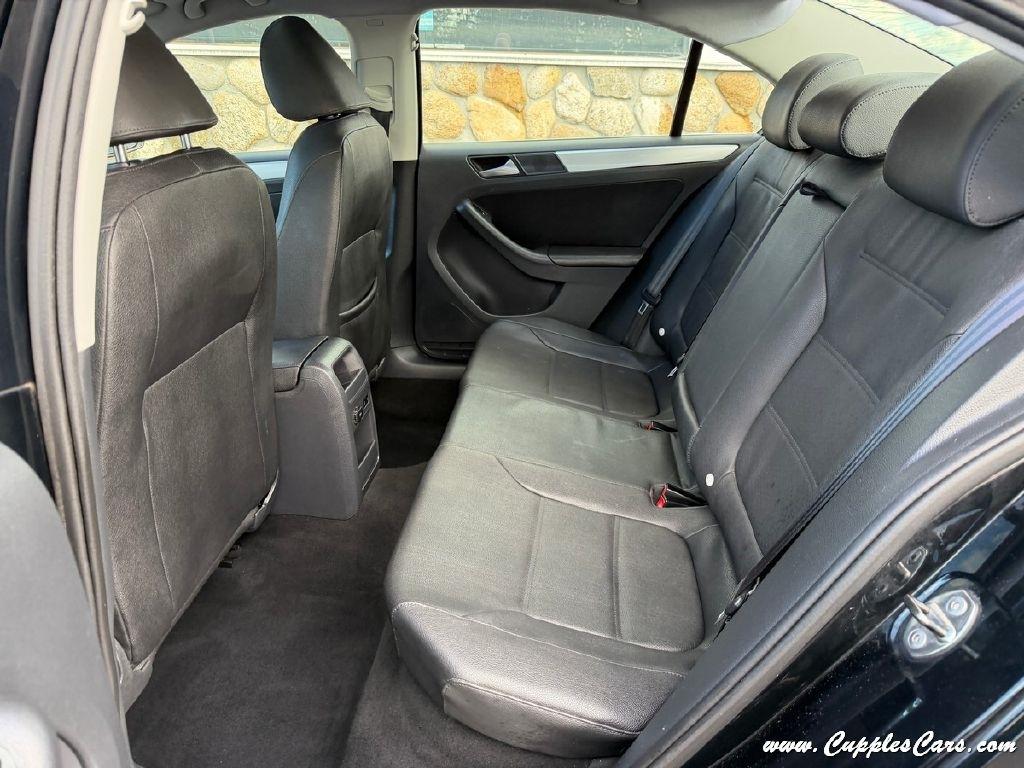 Volkswagen Jetta  2012