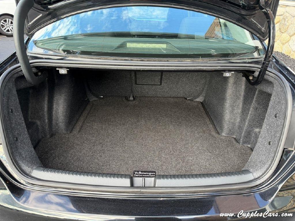 Volkswagen Jetta  2012