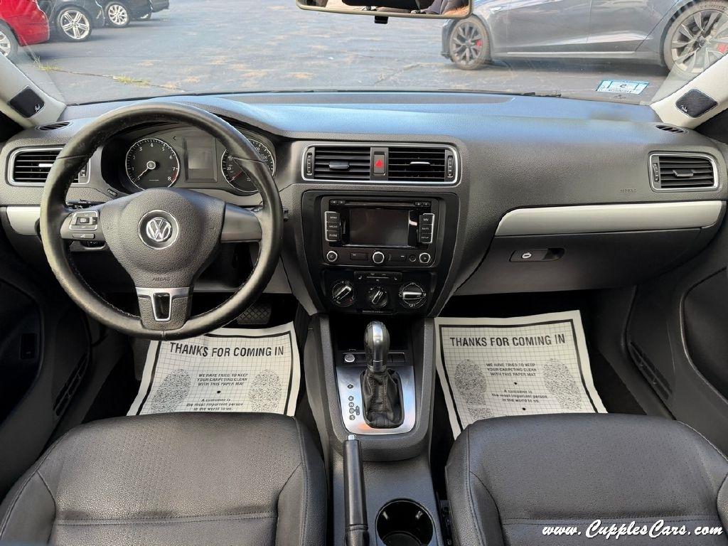 Volkswagen Jetta  2012