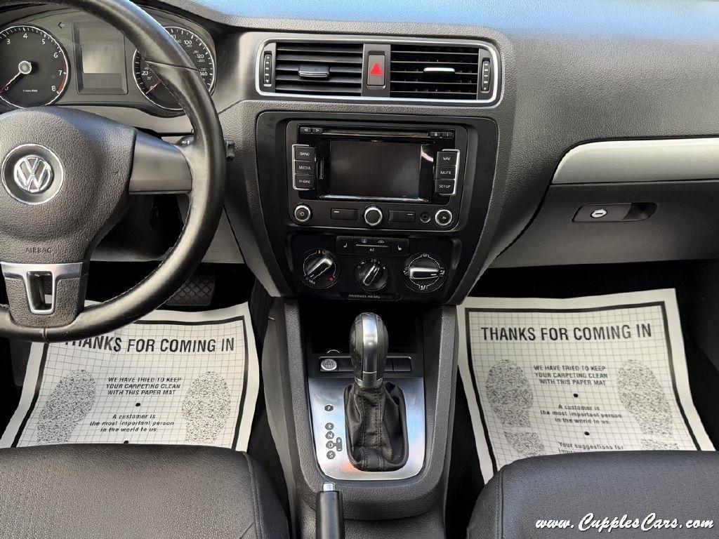 Volkswagen Jetta  2012