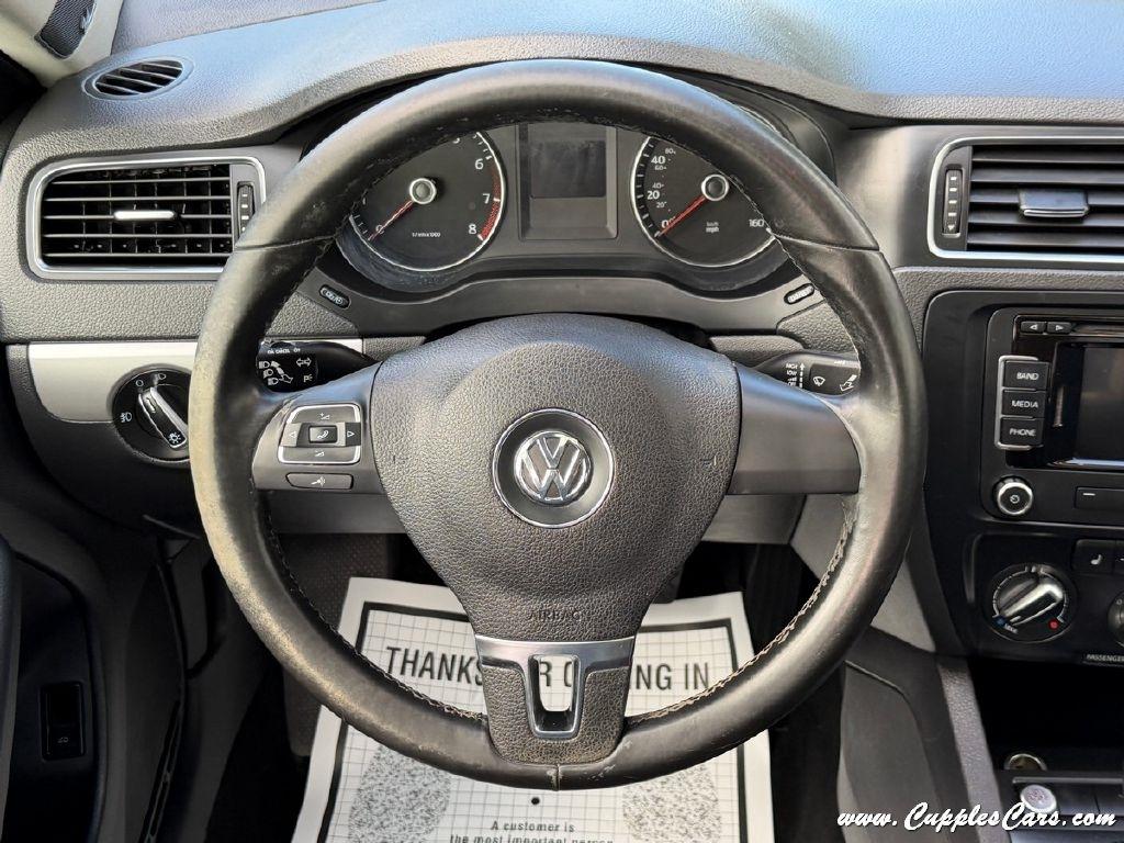 Volkswagen Jetta  2012