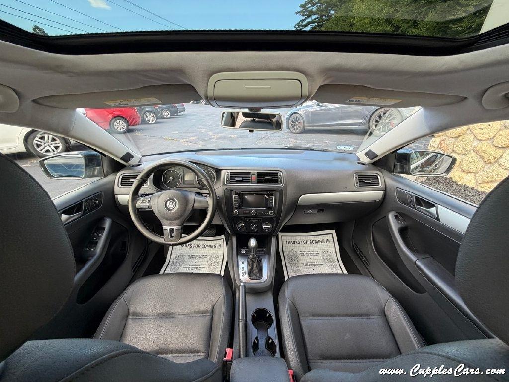 Volkswagen Jetta  2012