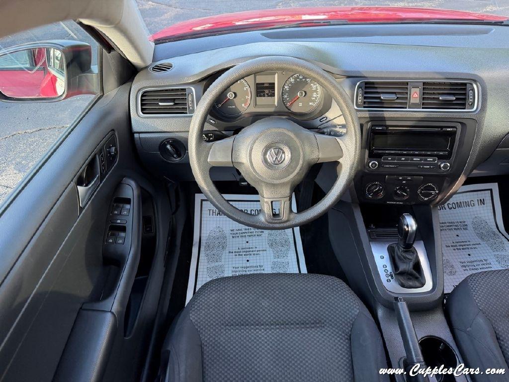 Volkswagen Jetta  2014
