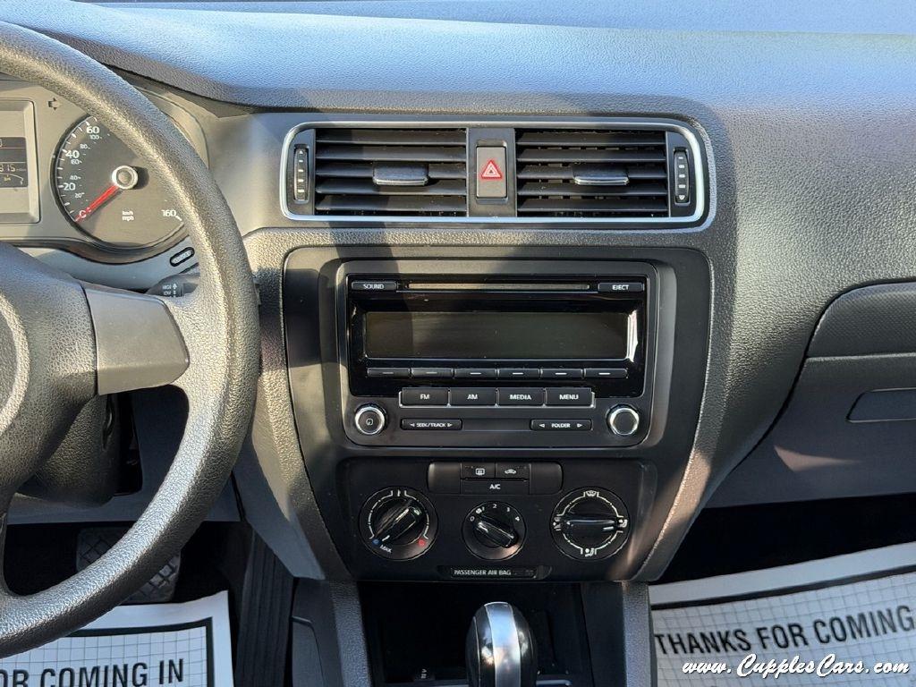 Volkswagen Jetta  2014